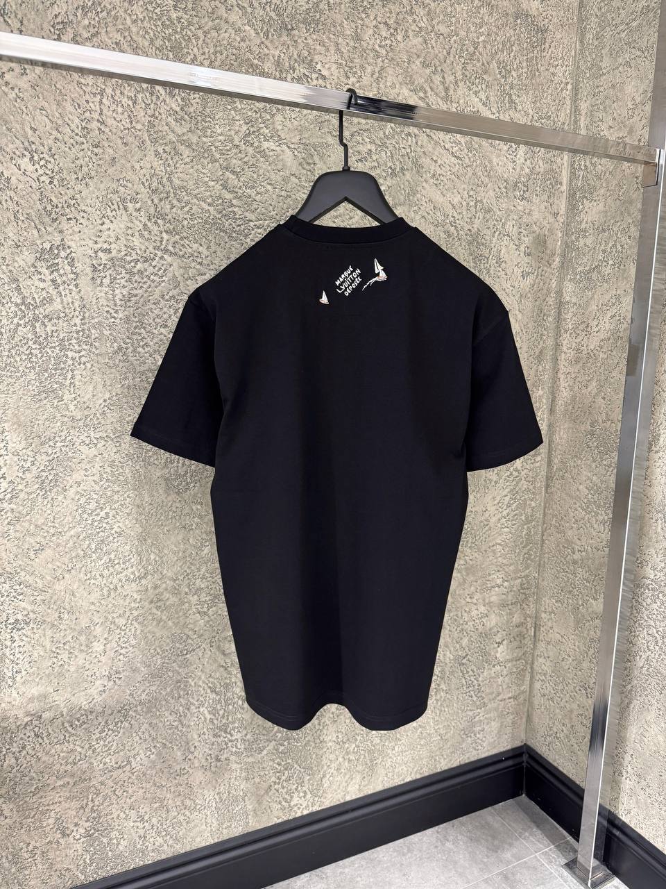 LV Regatta Motif Black T-shirt